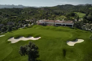 golfresa spanien Marbella Higuerón Marbella Golf Resort vy över green