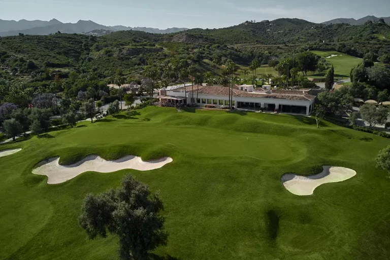 golfresa spanien Marbella Higuerón Marbella Golf Resort vy över green